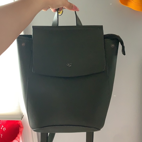 Vegan leather green backup & convertible purse - Picture 7 of 7